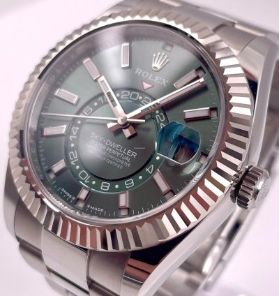Rolex Sky-dweller 336934 Green Dial Oyster Bracelet Unworn 2025