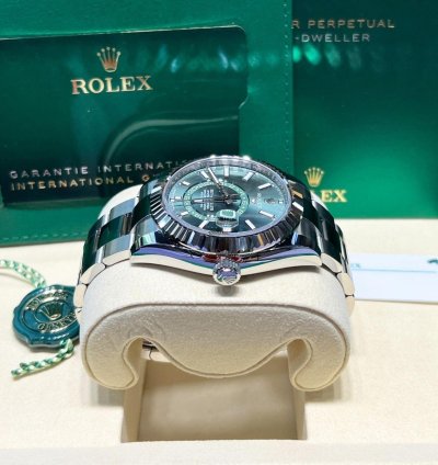 Rolex Sky-dweller 336934 Sky-dweller 42mm Steel Mint Green Dial Oyster