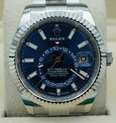 Rolex Sky-dweller 42 Mm 18k White Gold Fluted Bezel Blue Dial Oyster Bracelet Complete Set 2024