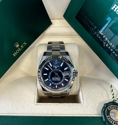 Rolex Sky-dweller 42mm 336934 Oystersteel Fluted Bright Blue Dial Unworn Complete 2023