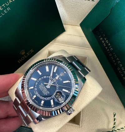 Rolex Sky-dweller 42mm 336934 Oystersteel Fluted Bright Blue Dial Unworn Complete 2023