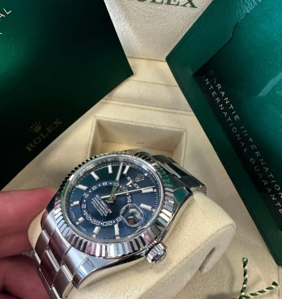 Rolex Sky-dweller 42mm 336934 Oystersteel Fluted Bright Blue Dial Unworn Complete 2023