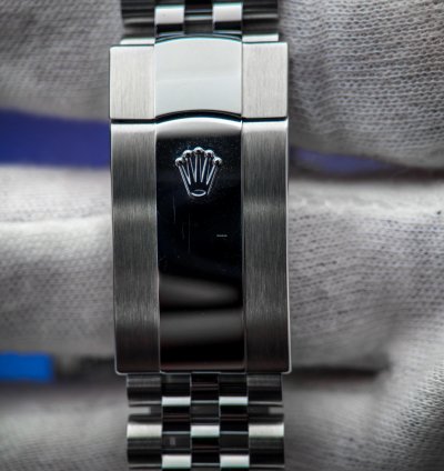 Rolex Sky-dweller 42mm Blue Dial Stainless Steel Jubilee Fluted Complete