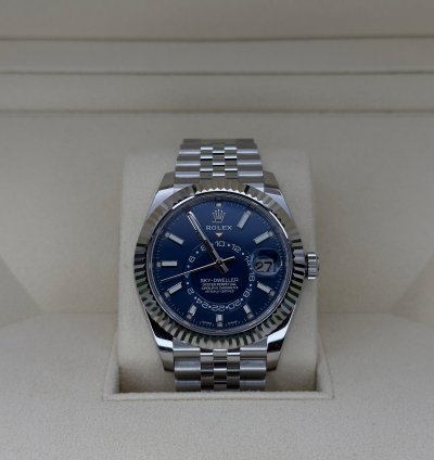 Rolex Sky-dweller 42mm Blue Dial Stainless Steel Jubilee Fluted Complete