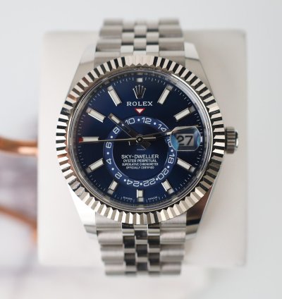 Rolex Sky-dweller 42mm Fluted Bezel Stainless Steel Blue Index Dial Jubilee Bracelet 326934