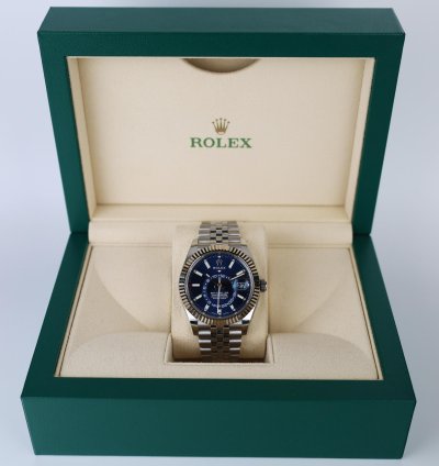 Rolex Sky-dweller 42mm Fluted Bezel Stainless Steel Blue Index Dial Jubilee Bracelet 326934