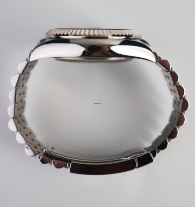 Rolex Sky-dweller 42mm Fluted Bezel Stainless Steel Blue Index Dial Jubilee Bracelet 326934