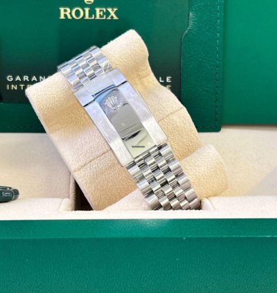 Rolex Sky-dweller 42mm Steel Blue Dial Jubilee