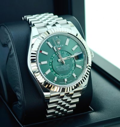 Rolex Sky-dweller Basel One 336934 Green Sky-dweller Jubilee Steel 42mm