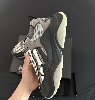 Amiri Tan Grey Bone Runner