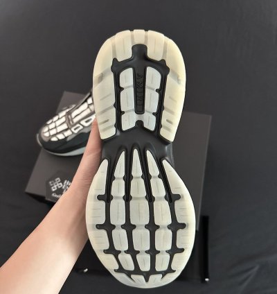 Amiri Tan Grey Bone Runner