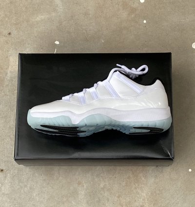 Air Jordan 11 Retro Low Legend Blue