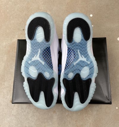 Air Jordan 11 Retro Low Legend Blue