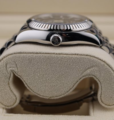 Rolex Sky-dweller Black Dial Jubilee Bracelet 336934 Full Set