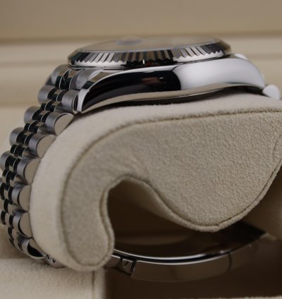 Rolex Sky-dweller Black Dial Jubilee Bracelet 336934 Full Set