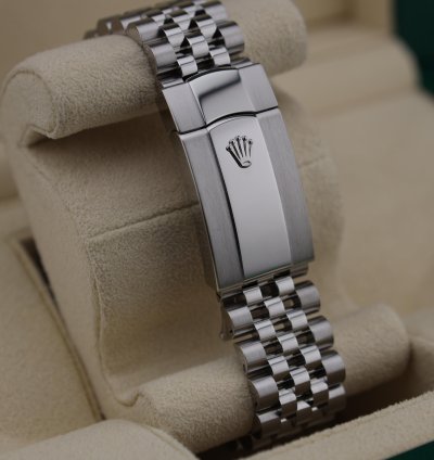 Rolex Sky-dweller Black Dial Jubilee Bracelet 336934 Full Set