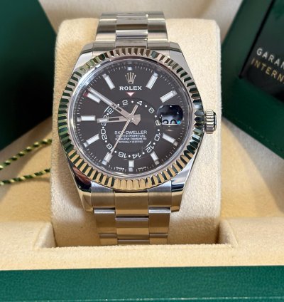Rolex Sky-dweller Black Dial Oyster - 326934 - 2023