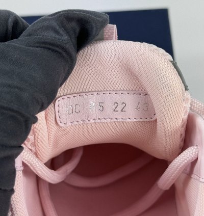 B22 Low Top Sneakers