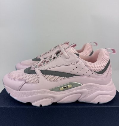 B22 Low Top Sneakers