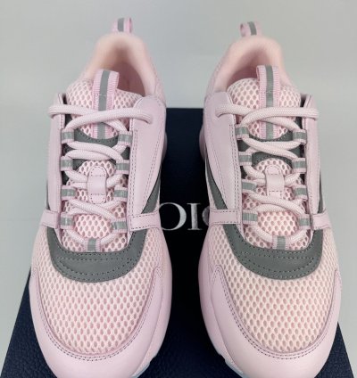 B22 Low Top Sneakers