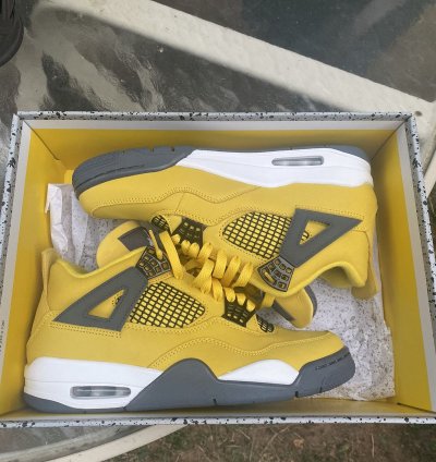 Air Jordan 4 Retro Lighting 2021