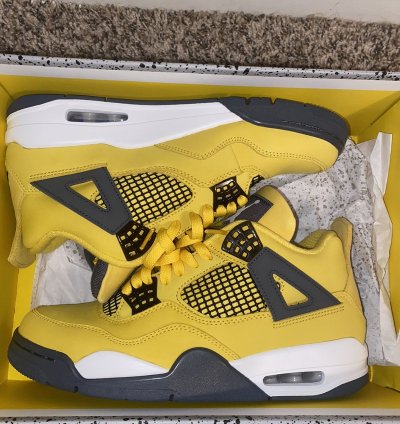 Air Jordan 4 Retro Lighting 2021