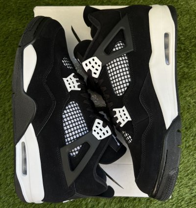 Air Jordan 4 Retro White Thunder
