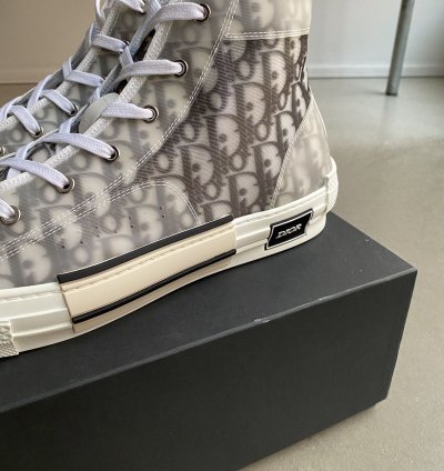 B23 High-top Sneaker