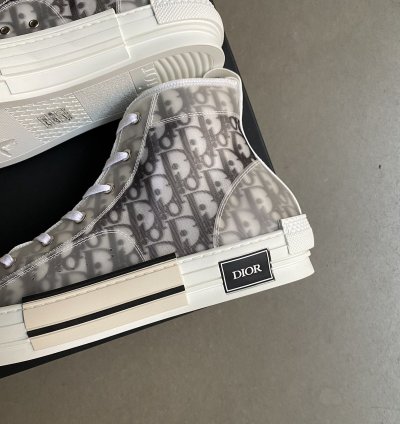 B23 High-top Sneaker
