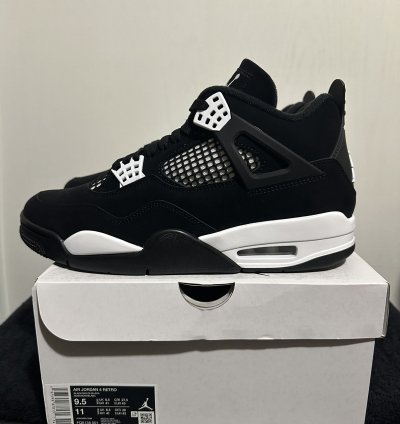 Air Jordan 4 White Thunder