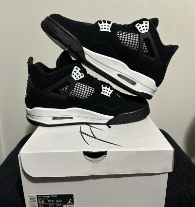 Air Jordan 4 White Thunder