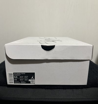 Air Jordan 4 White Thunder
