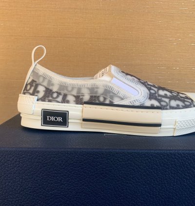 B23 Low Top Sneakers In White Black