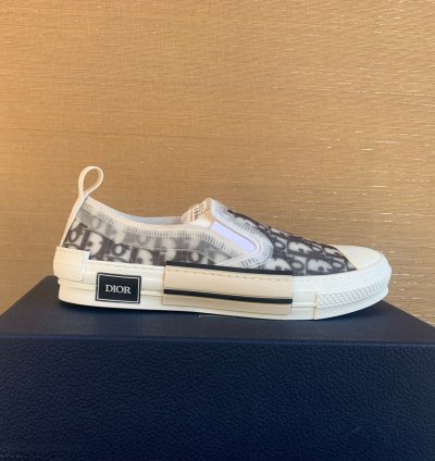 B23 Low Top Sneakers In White Black
