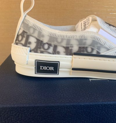 B23 Low Top Sneakers In White Black
