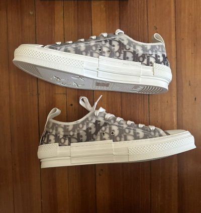 B23 Low-top Sneaker