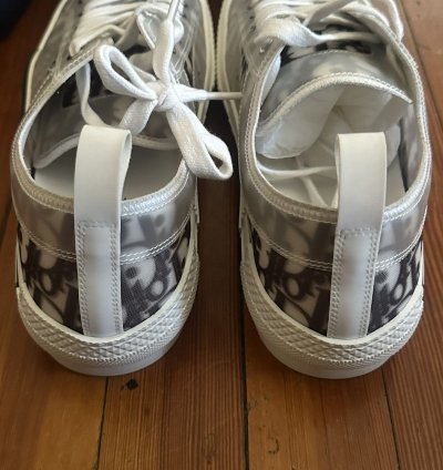 B23 Low-top Sneaker