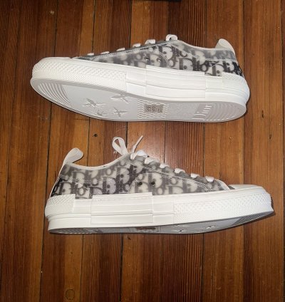 B23 Low-top Sneaker