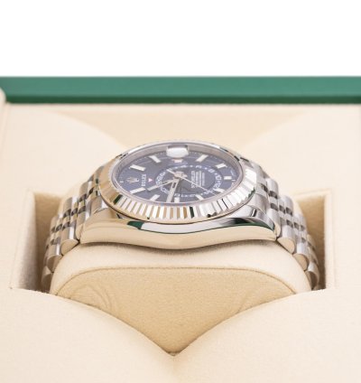 Rolex Sky-dweller Blue Dial Jubilee New Unworn Box And Papers 2022 326934