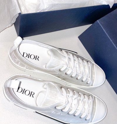 B23 Oblique Low Top Sneakers