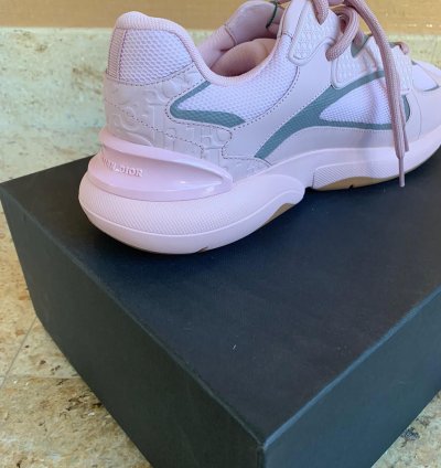 B24 Low Top Sneakers In Pink