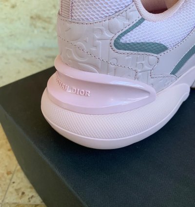 B24 Low Top Sneakers In Pink