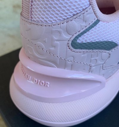 B24 Low Top Sneakers In Pink