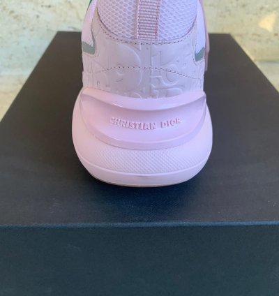 B24 Low Top Sneakers In Pink