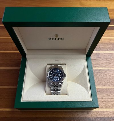 Rolex Sky-dweller Blue In Stock Jubilee-band 06 22 Unworn Lc100