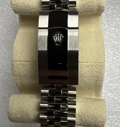 Rolex Sky-dweller Blue In Stock Jubilee-band 06 22 Unworn Lc100