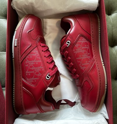 B27 World Tour Red