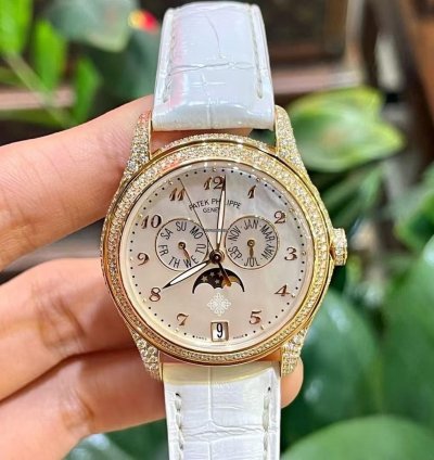 Patek Philippe Annual Calendar 4937r-001