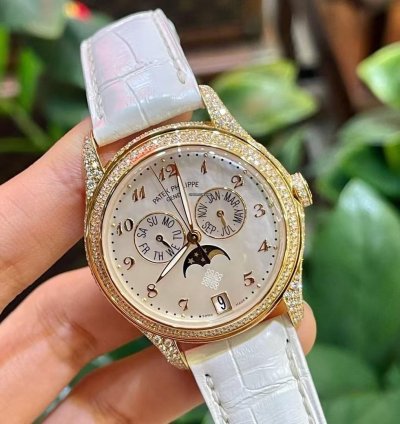 Patek Philippe Annual Calendar 4937r-001