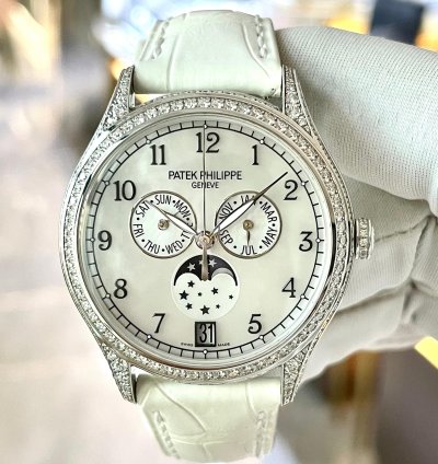 Patek Philippe Annual Calendar 4948g 010